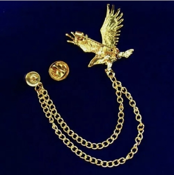 New Pave Crystal Rhinestone Gold Eagle Chaining Pin Brooch. - Picture 2 of 2